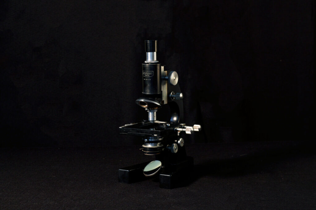 Microscope